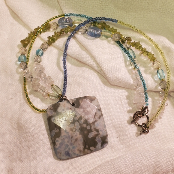 Dyed Flower Agate Pendant and Vintage Glass Multistrand Beaded Necklace +Silver - Picture 1 of 10